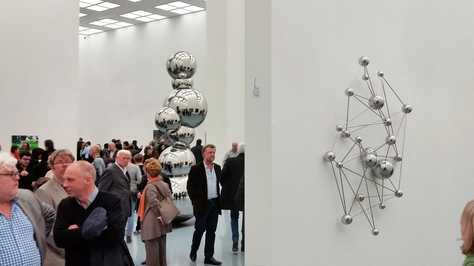 contemporary art sculpture, verissage_museum_kunstpalast_david-fried_exhibition_opening_2015