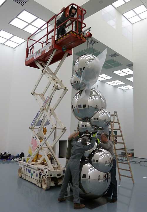 david fried, installing sculpture